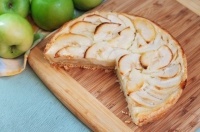 Пирог с яблоками и сметанным кремом