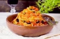 Спагетти с маслинами