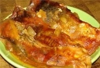 Рыбное ассорти в томатном соусе со сметаной