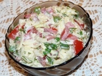 Салат морской, с овощами и сметаной