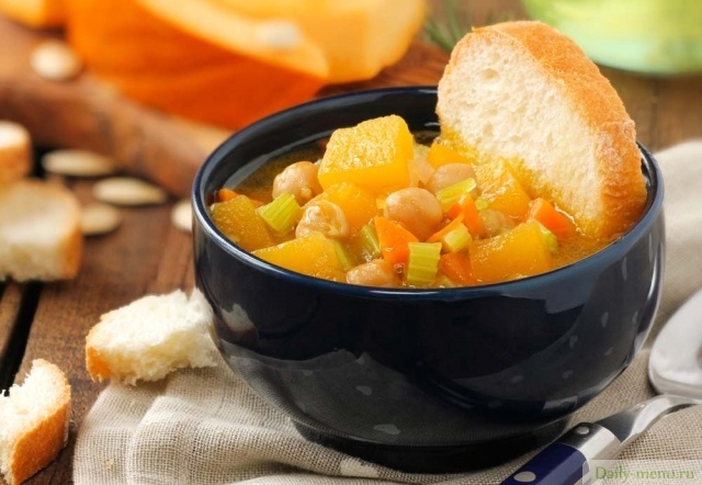 Тыквенный суп с нутом «Сон овощного гурмана». Фото: shutterstock