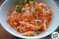 Салат из редьки с морковью и зеленью