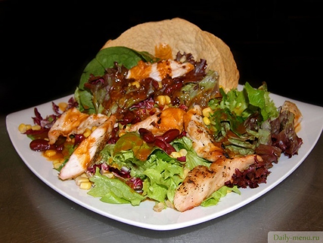 Мексиканский салат. Фото: depositphotos