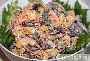 Салат с мясом, морковкой по корейски, фасолью и грибами