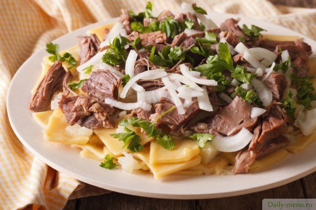 Бешбармак с курицей. Рецепт: Елена Ахременко. Фото: pixabay.com