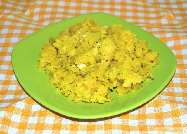 Рис с курицей и ананасом по-тайски
