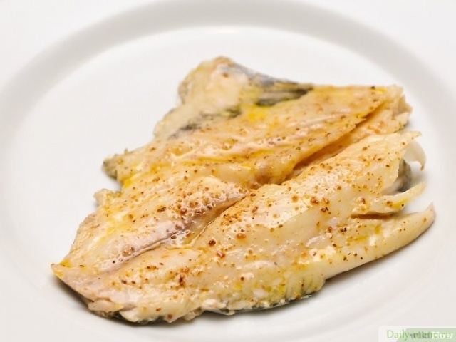 Филе тилапии, запеченное в духовке: рецепт быстрого и вкусного ужина (фото)