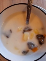 Сырный суп с лесными грибами