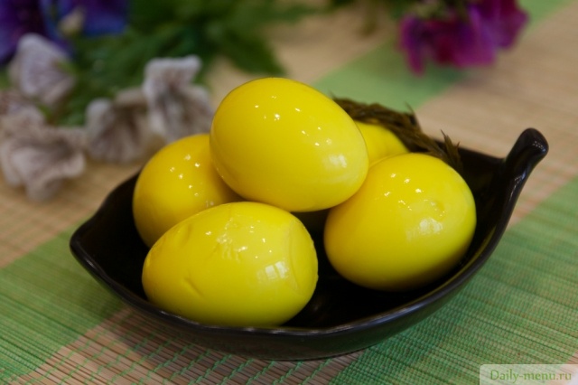 Фото: <a href="https://ru.depositphotos.com/356059402/stock-photo-ready-cold-dish-pickled-yellow.html">Depositphotos.com</a>
