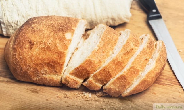 Фото: <a href="https://ru.depositphotos.com/261047900/stock-photo-ciabatta-bread-loaf-slices-on.html">Depositphotos.com</a>