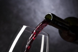 Как правильно подобрать вино к блюдам?