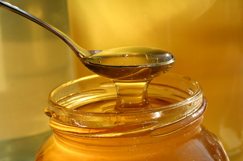 Вместо сахара в выпечке можно использовать мед или патоку