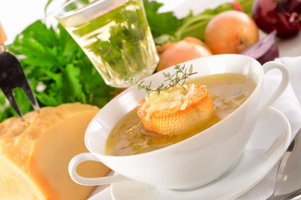 Французский луковый суп. Фото: Shutterstock